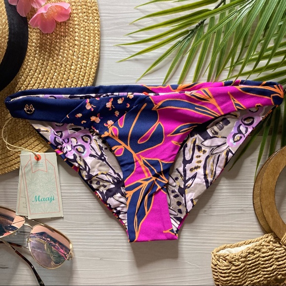 RARE Maaji 💙 Leopard Floral Réversible Blue/Hot Pink Thin Side Bikini Bottom - Picture 1 of 11